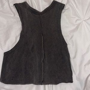 urban outfitters gray cropped muscle tee